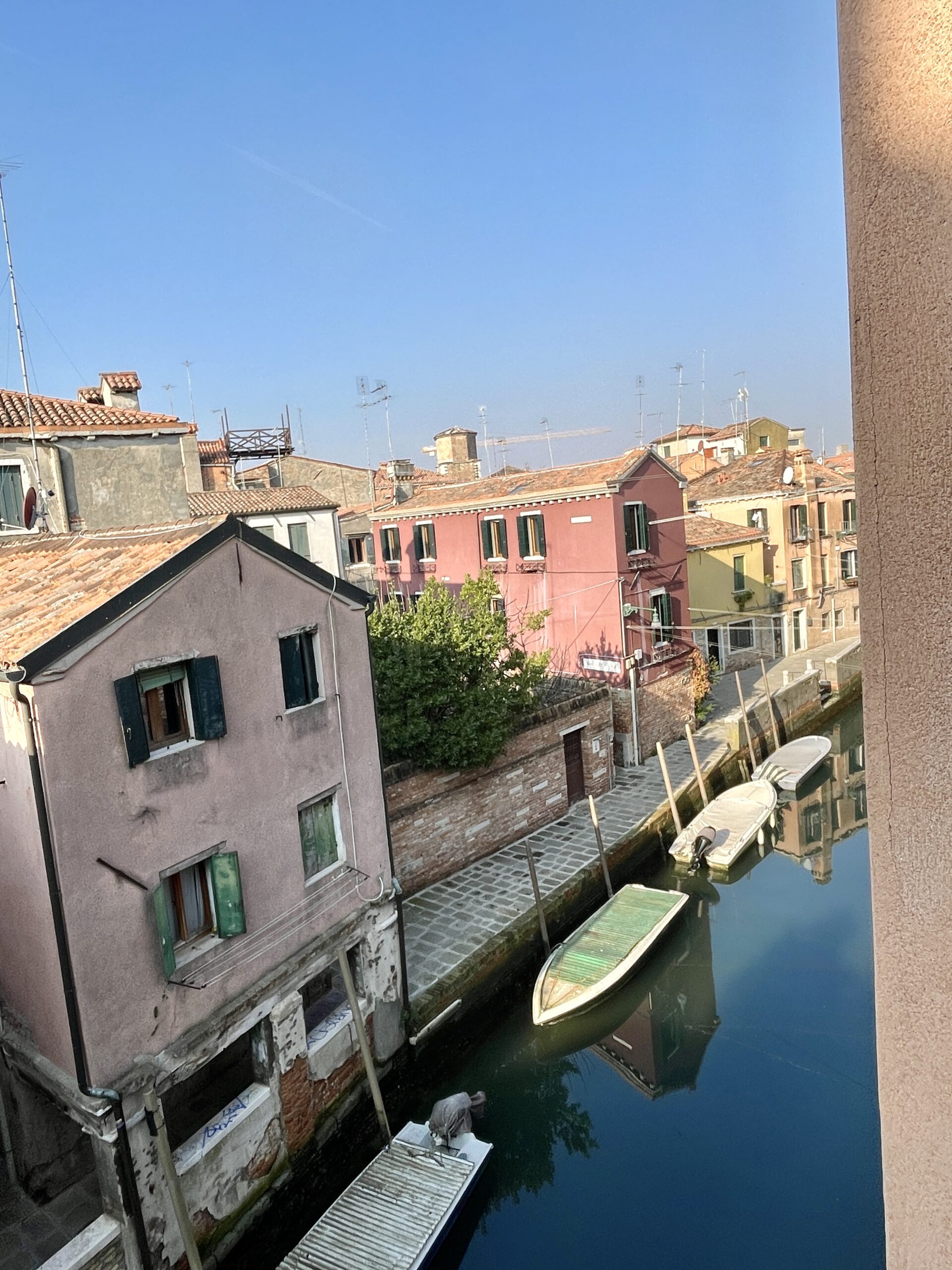 APPARTAMENTO SU DUE LIVELLI CON VISTA CANALE